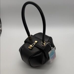 Rheyaa Los Angeles Chic NWT Black Not Your average Estella Bag Gold Accents 12x7